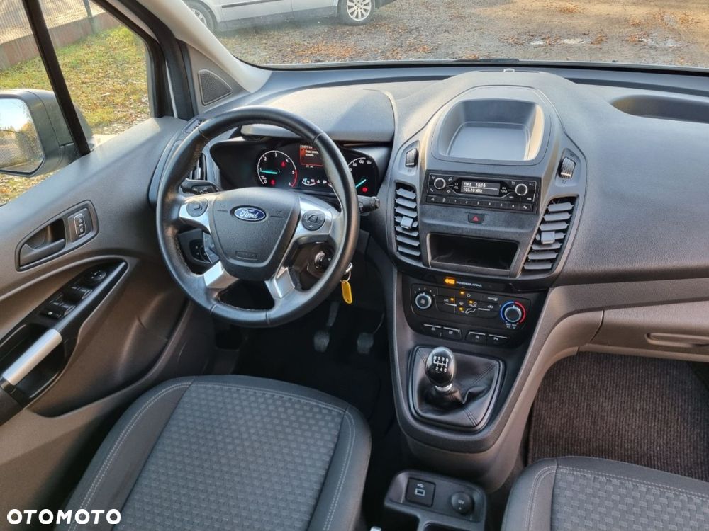 Ford Tourneo Connect Grand - 26