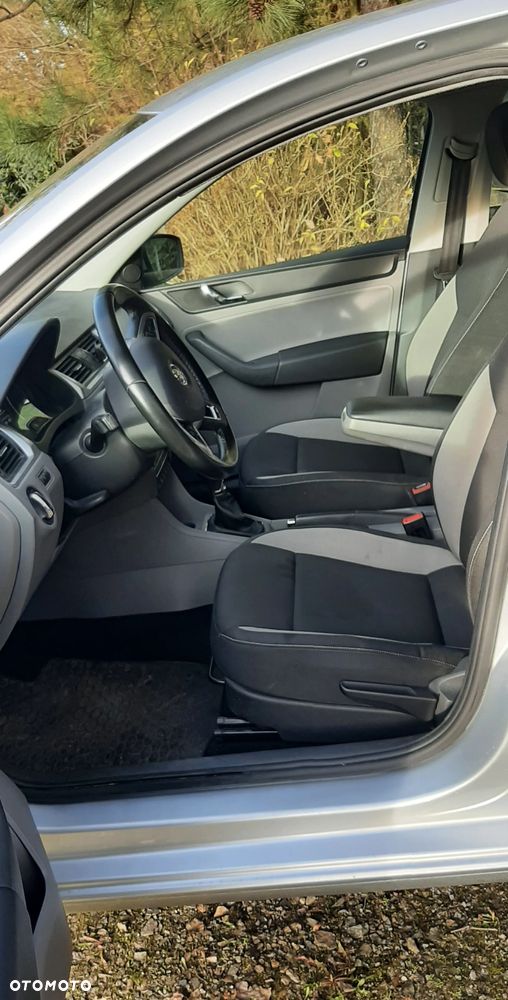 Skoda RAPID Spb 1.6 TDI DPF Ambition Max - 9