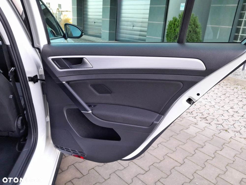 Volkswagen Golf 2.0 TDI BlueMotion Technology Cup - 28