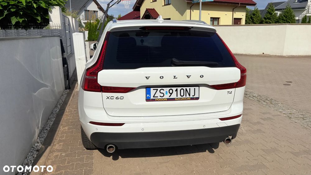 Volvo XC 60 T4 Momentum - 5