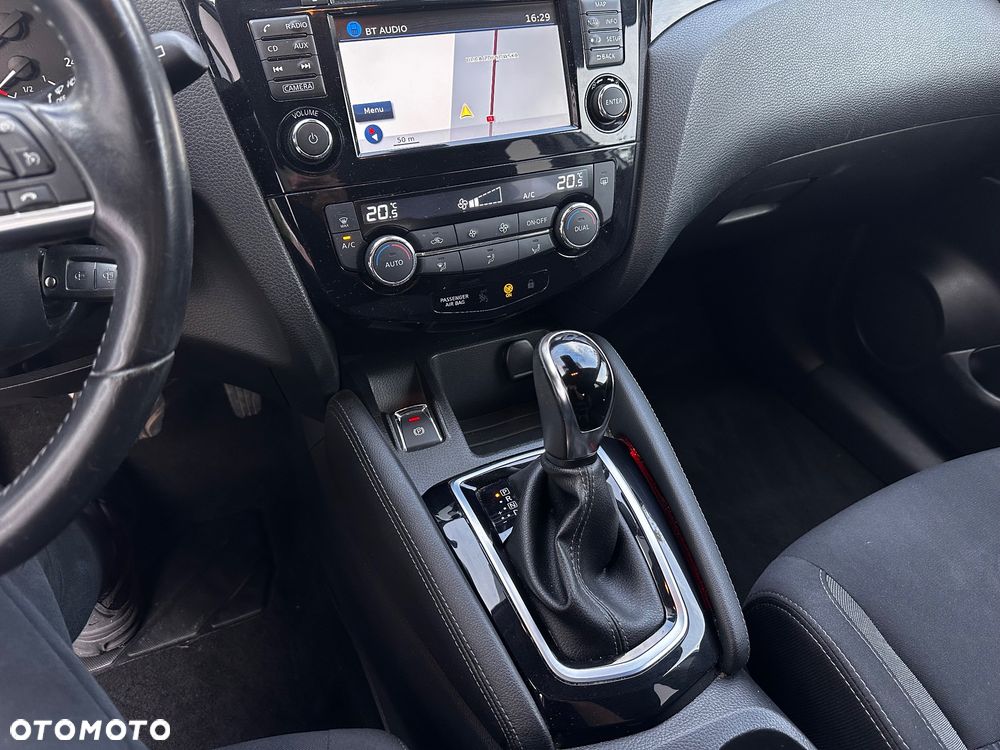 Nissan Qashqai 1.6 DCi Xtronic N-Connecta - 22