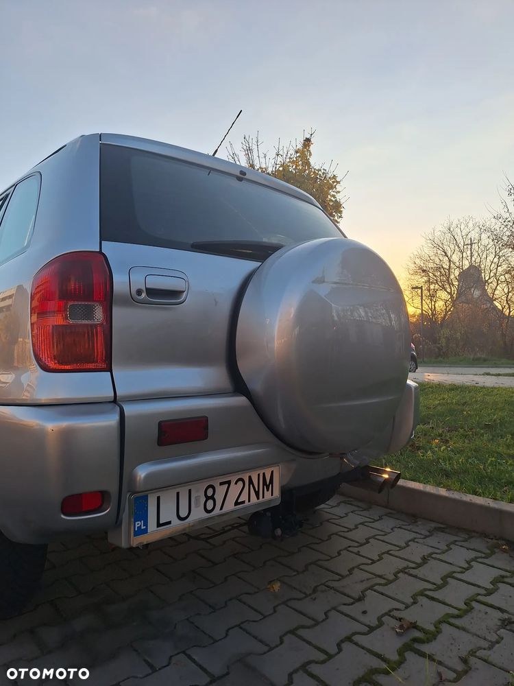 Toyota RAV4 2.0 VVT-i 4x4 - 5