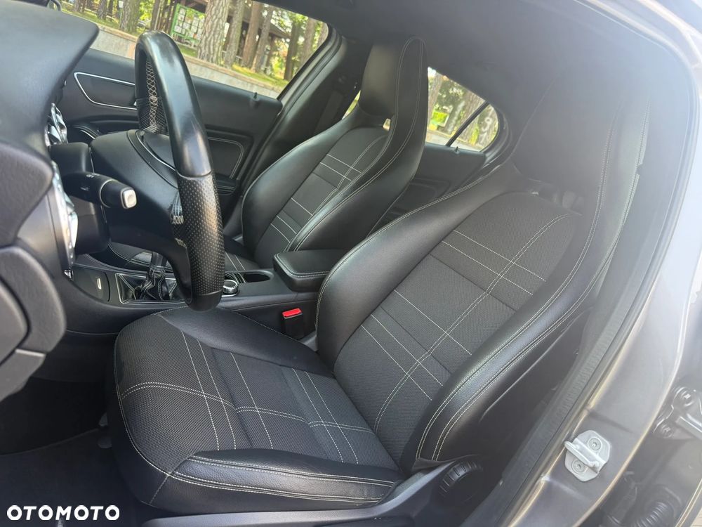 Mercedes-Benz GLA 200 UrbanStyle Edition - 25