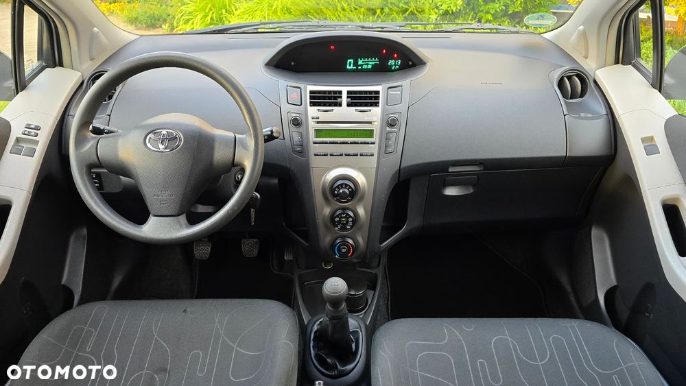 Toyota Yaris - 13