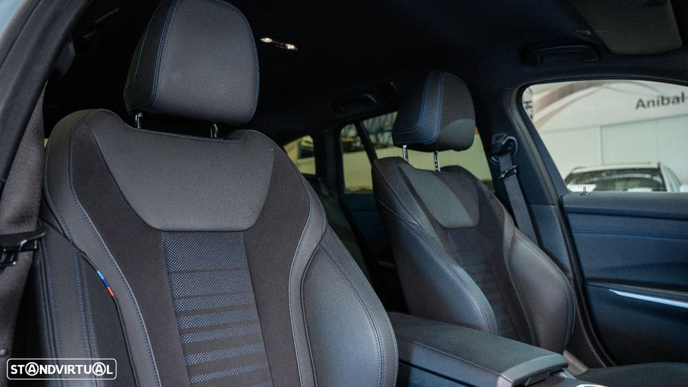 BMW 320 d Touring Pack Desportivo M Auto - 22