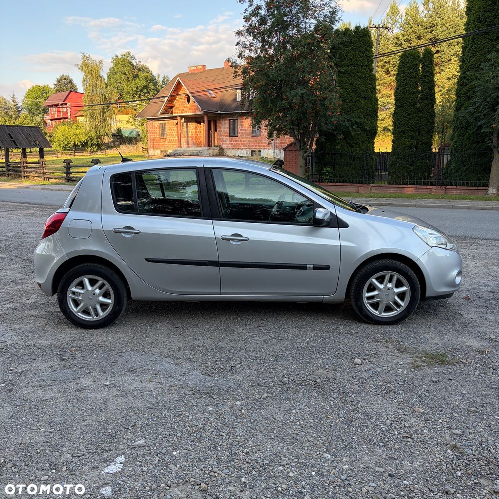 Renault Clio 1.2 16V 75 TomTom Edition - 12