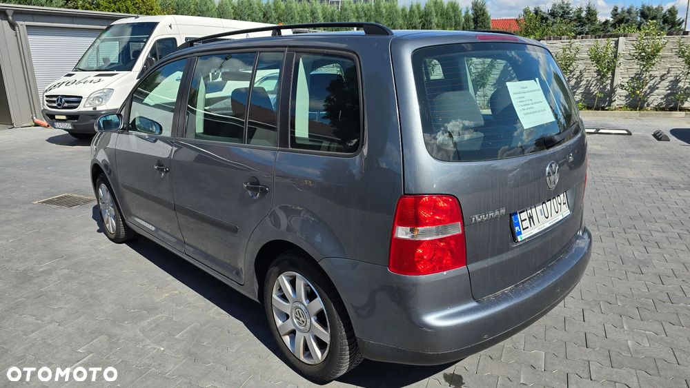 Volkswagen Touran 1.6 - 6