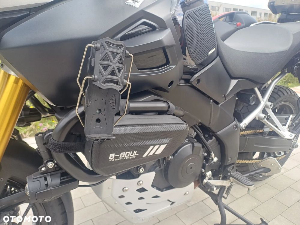 Suzuki V-STROM - 12