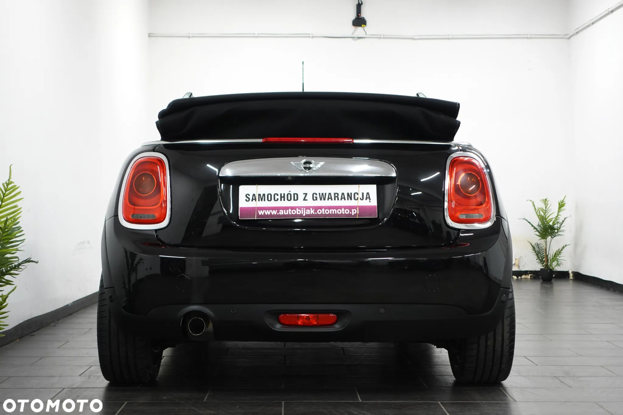 MINI ONE Cabrio - 13