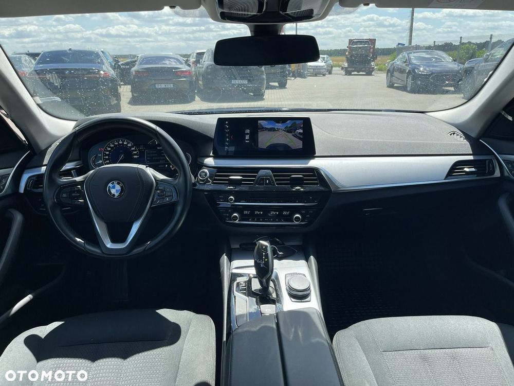BMW Seria 5 520d xDrive Business Edition sport - 8