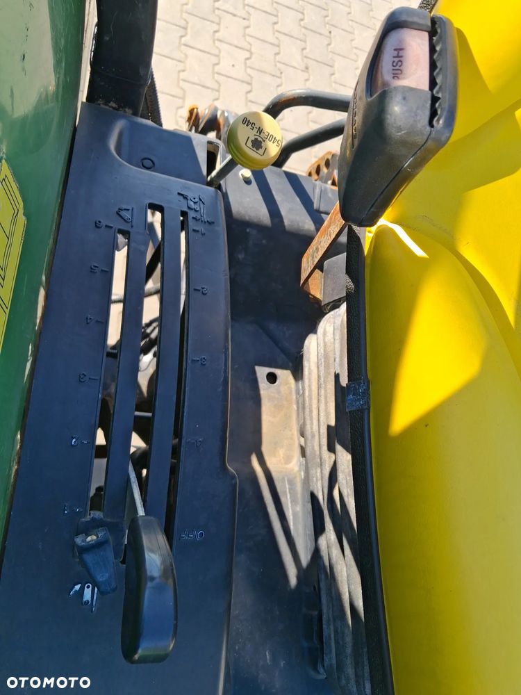 John Deere 4520 eHydro - 18
