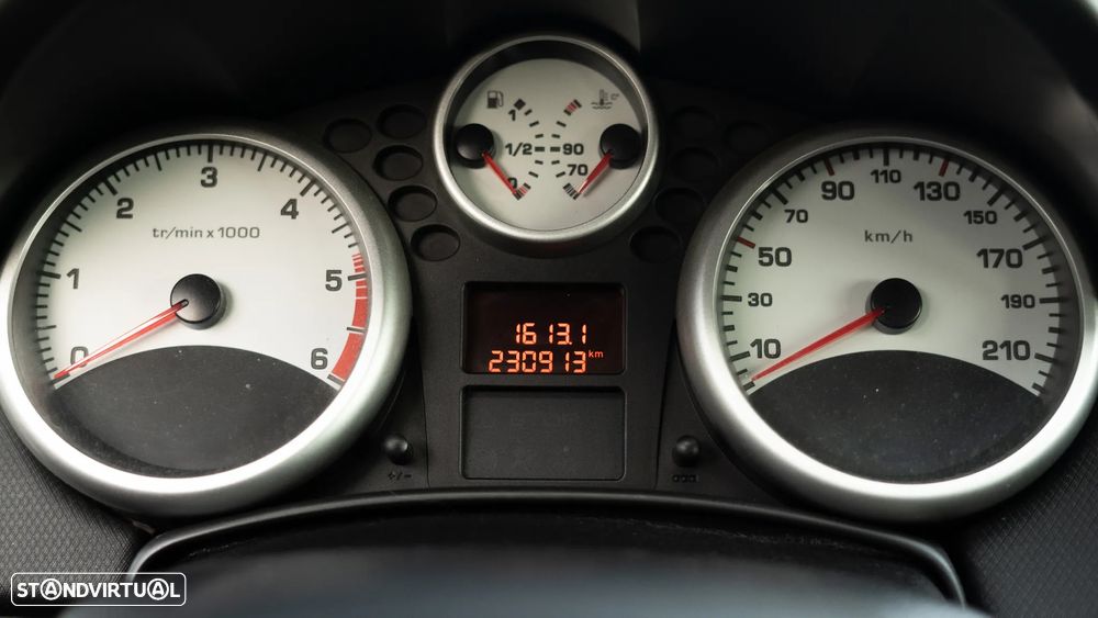 Peugeot 207 SW 1.6 HDi Premium - 11