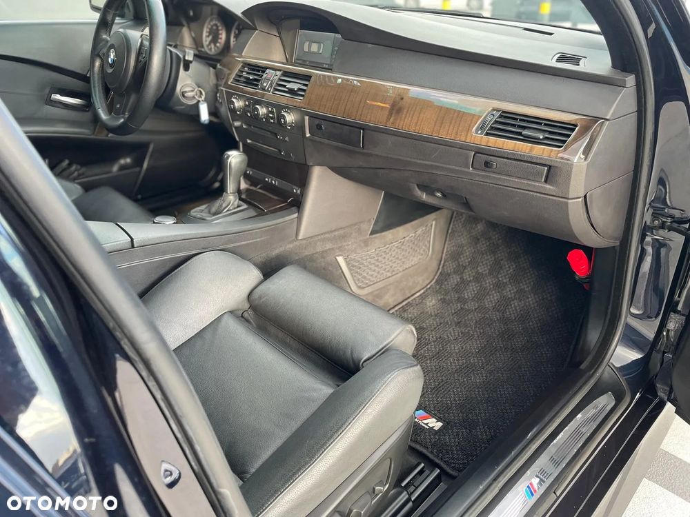 BMW Seria 5 530i - 30