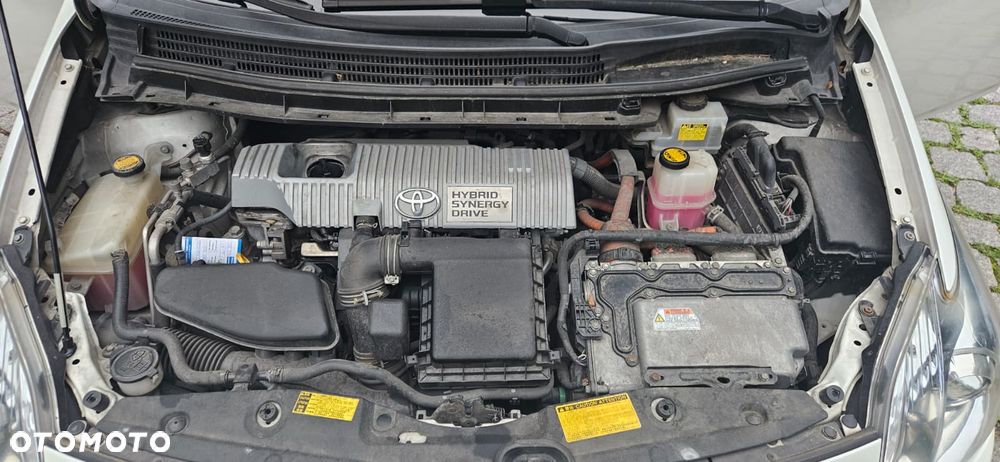 Toyota Prius 1.8 HSD Sol - 24
