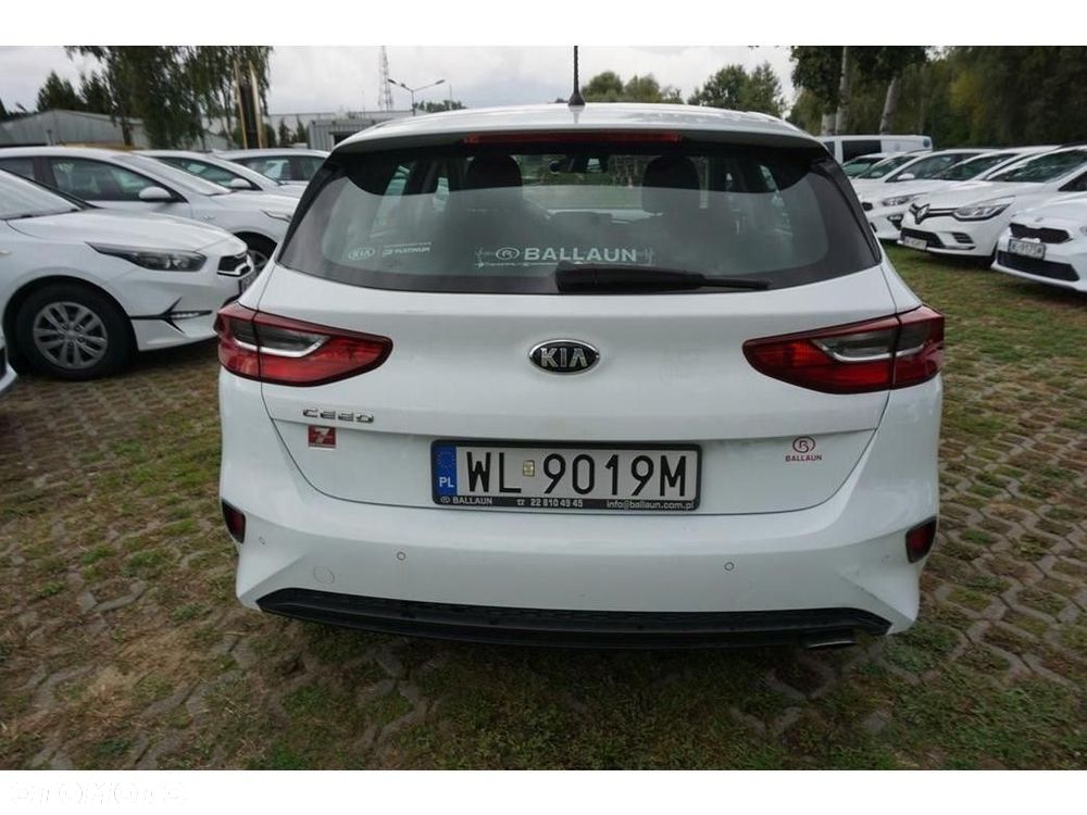 Kia Ceed - 4