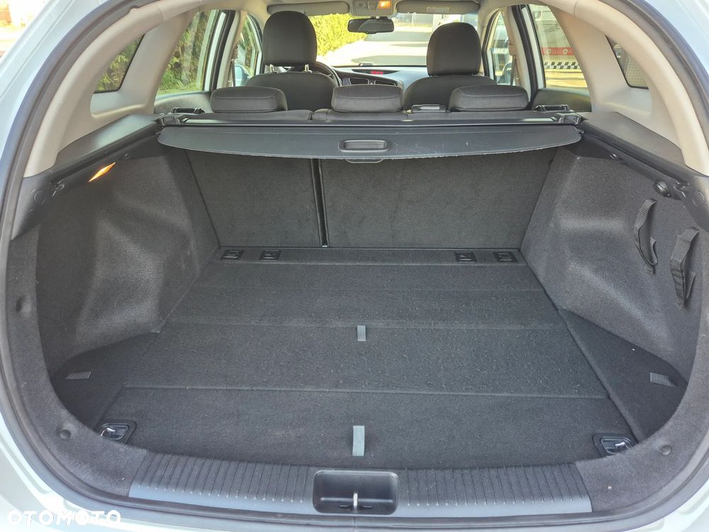 Kia Ceed 1.6 CRDi 128 Platinum Edition - 28