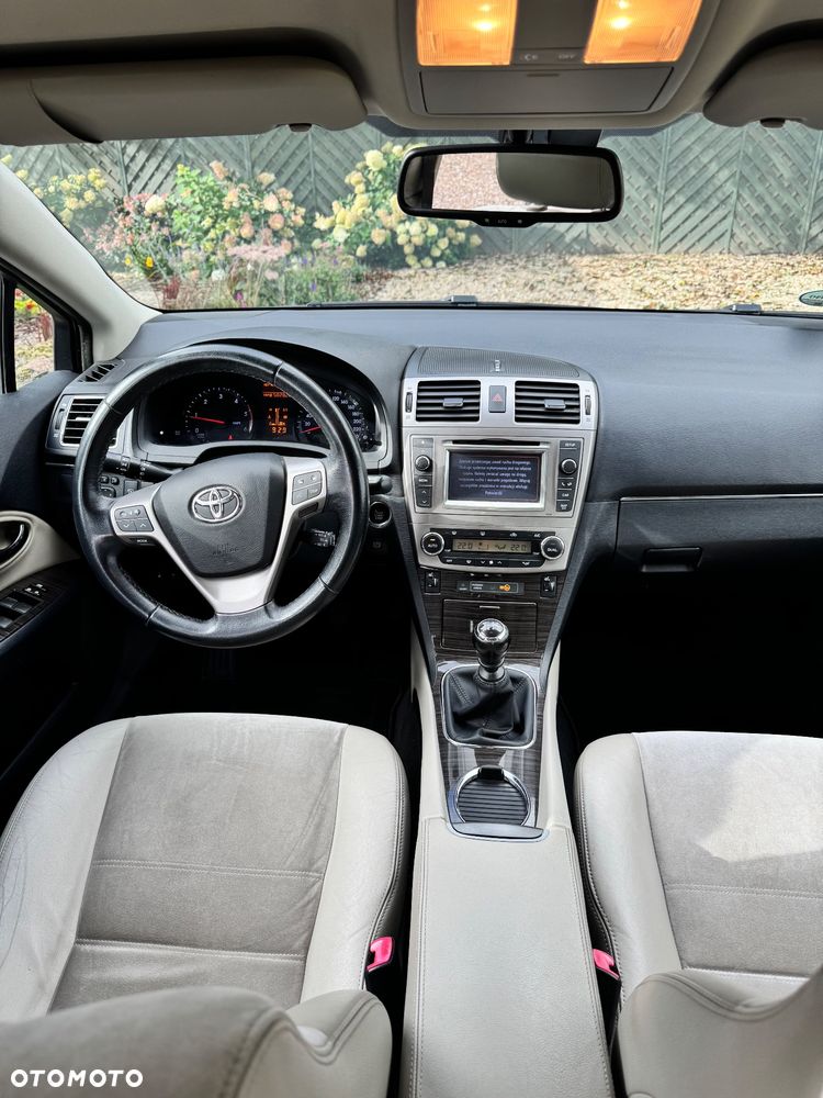 Toyota Avensis 2.0 D-4D Sol - 11