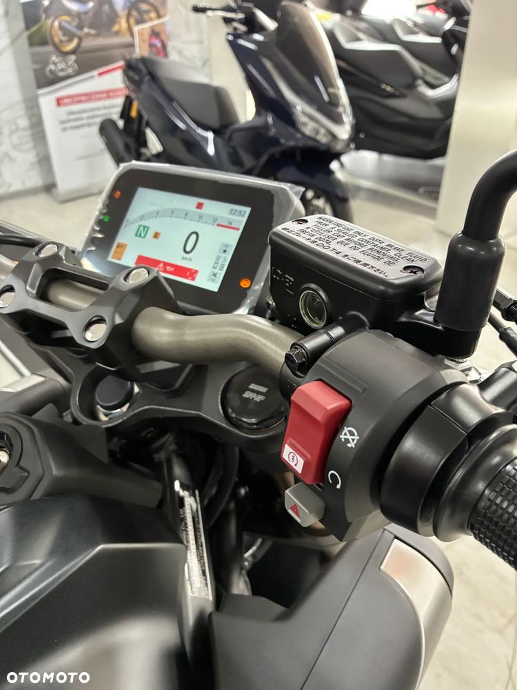 Honda CB - 8