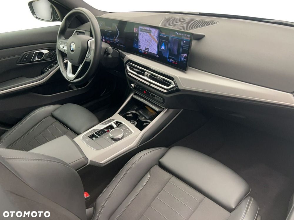 BMW Seria 3 318d mHEV - 15