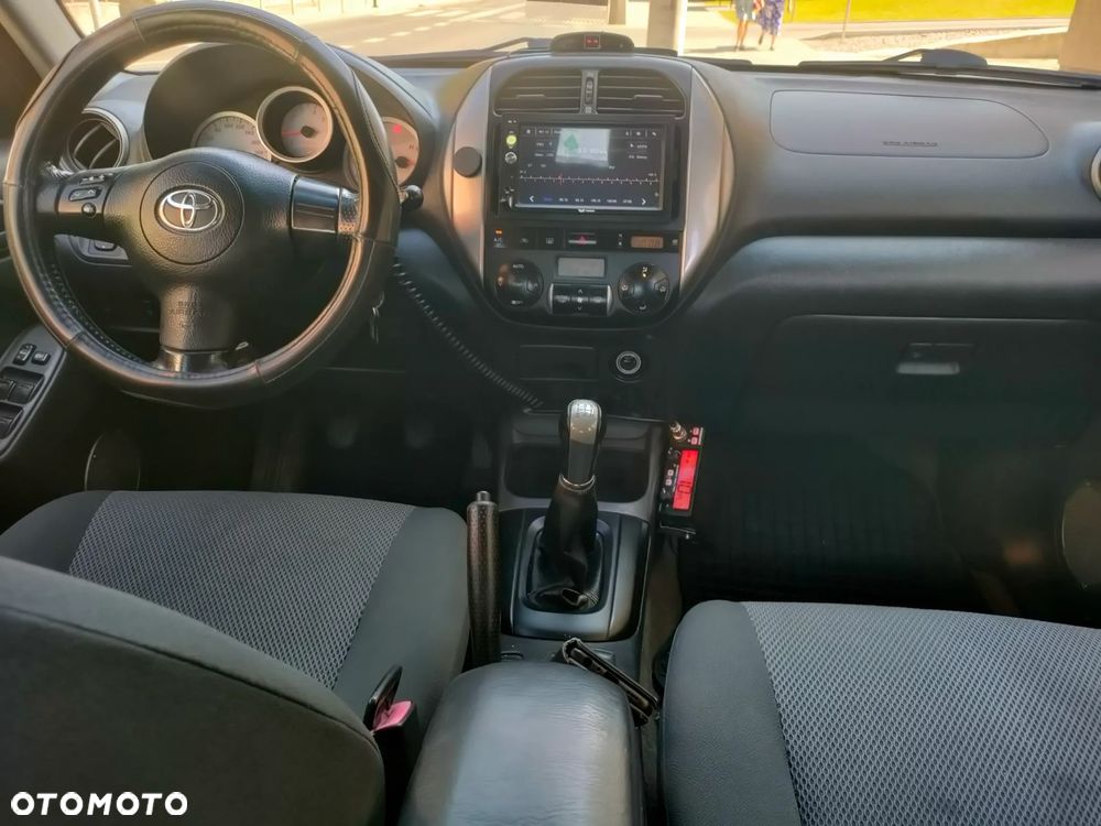 Toyota RAV4 2.0 D-4D 4x4 - 6