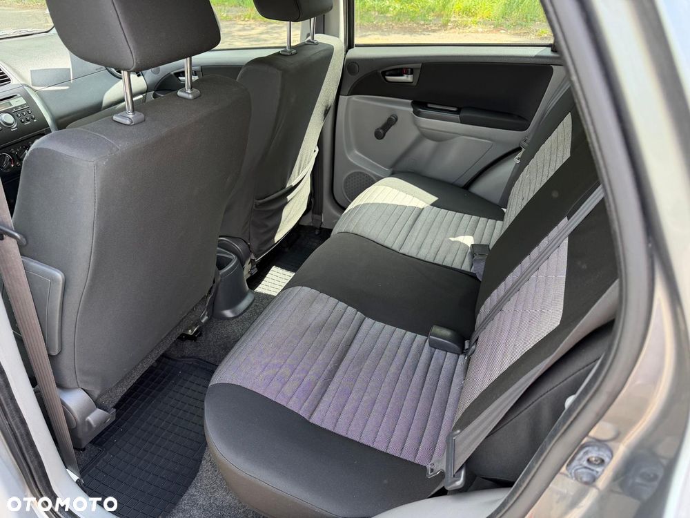 Suzuki SX4 1.6 DDiS Comfort - 9