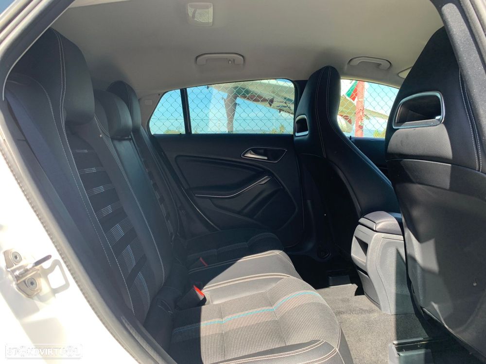 Mercedes-Benz CLA 180 d Shooting Brake AMG Line Aut. - 25