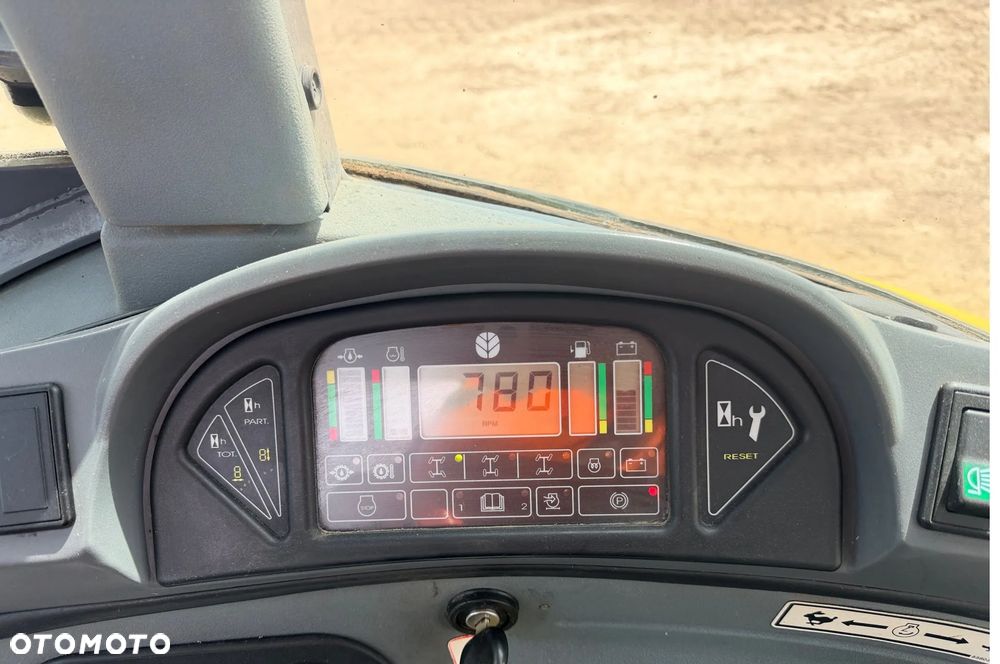 New Holland New Holland LB115B-4hp rok 2000  koparka ładowarka 4x4 - 9