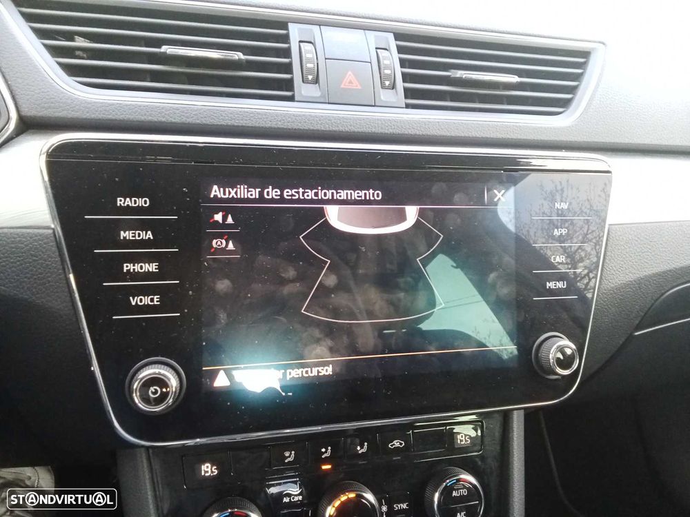 Skoda Superb Break 2.0 TDI Ambition DSG - 16