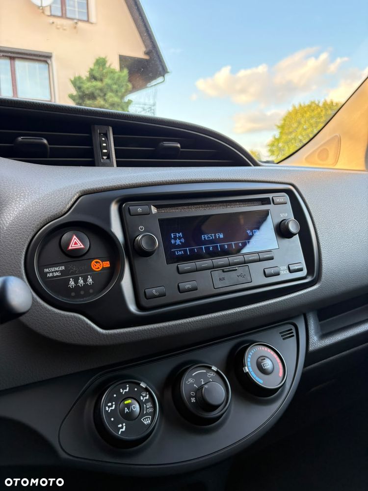 Toyota Yaris 1.0 Premium - 16