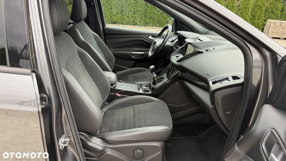 Ford Kuga 2.0 TDCi 2x4 ST-Line - 29