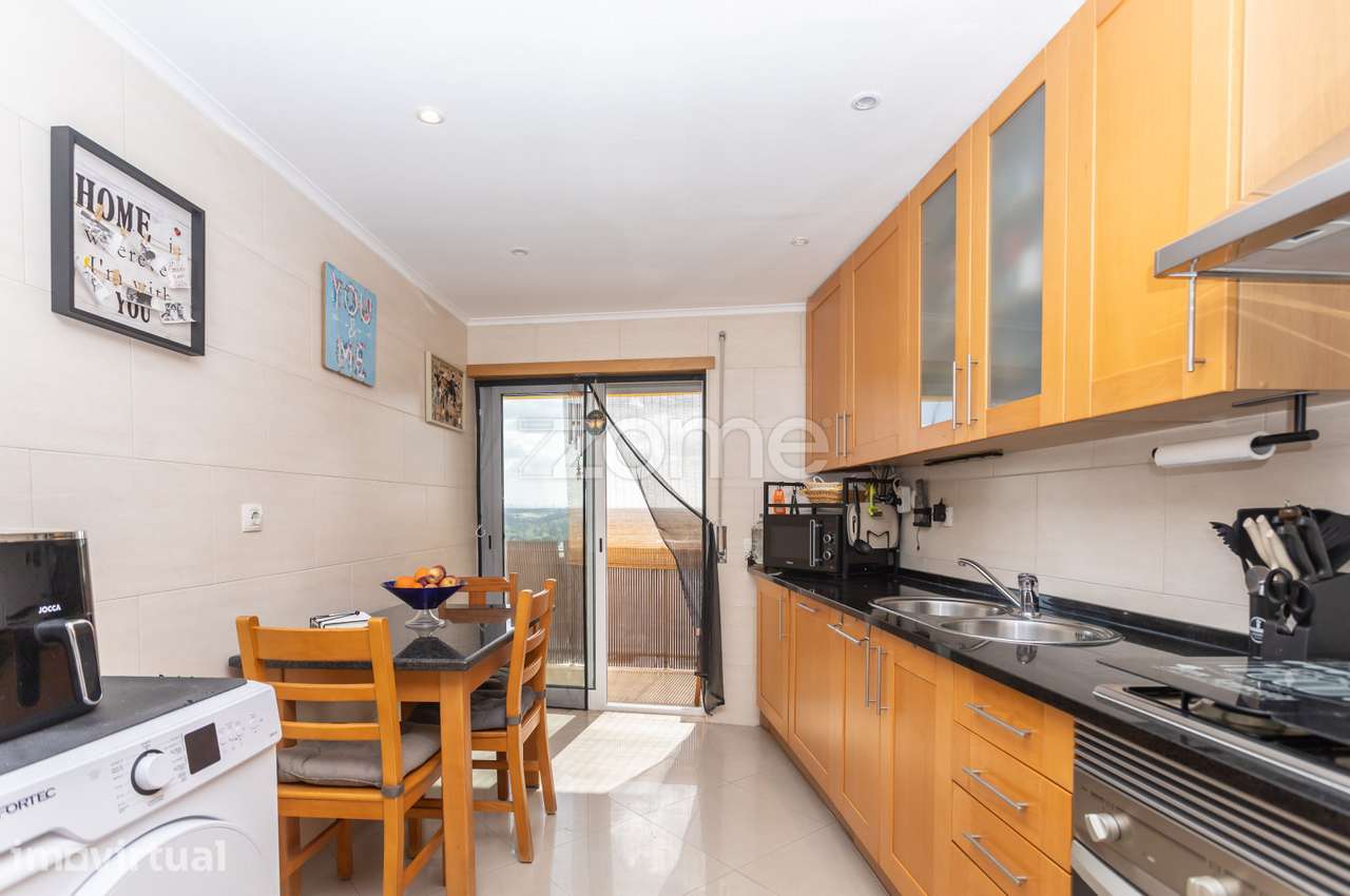 Apartamento T3 c/ Parqueamento e Arrecadação- Santa Marta do Pinhal - Grande imagem: 4/22