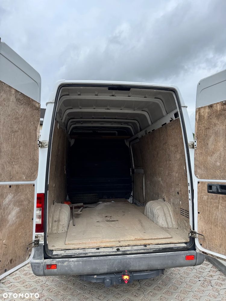 Mercedes-Benz Sprinter - 7
