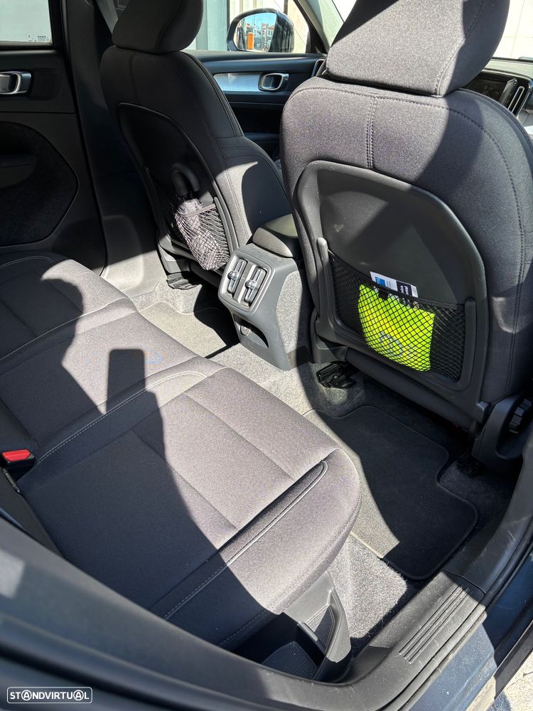Volvo XC 40 1.5 T2 Momentum Plus Geartronic - 4