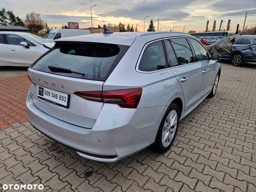 Skoda Octavia 2.0 TDI Selection DSG - 2