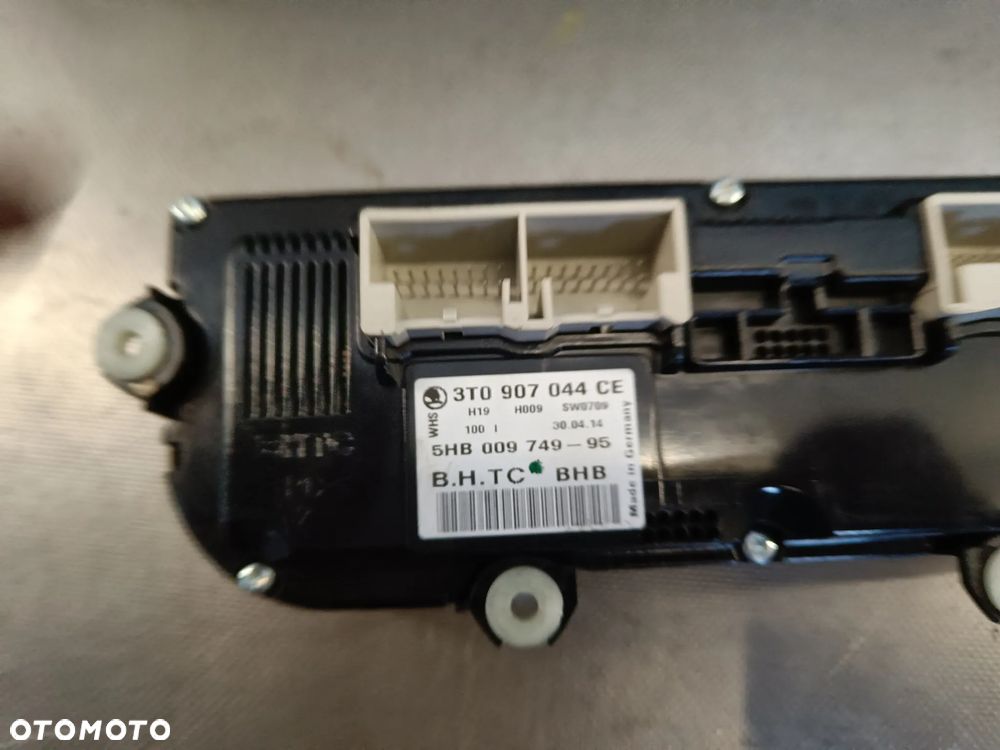 Panel klimatyzacji Skoda Superb 2 Octavia II FL Yeti panel nawiewów 3T0907044CE - 8
