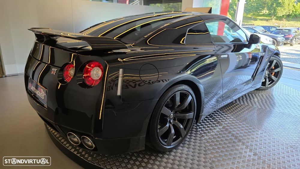 Nissan GT-R - 21