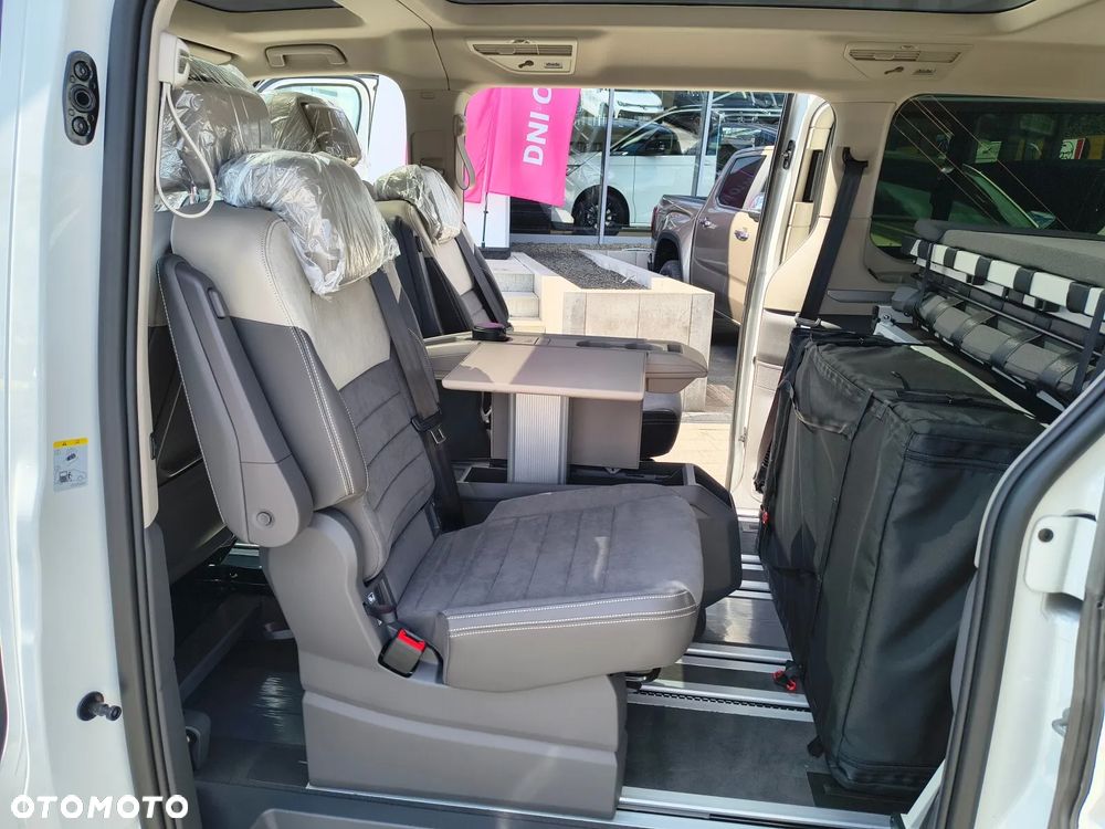 Volkswagen Multivan - 13