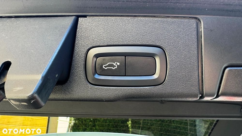 Volvo XC 60 D4 Momentum Pro - 34