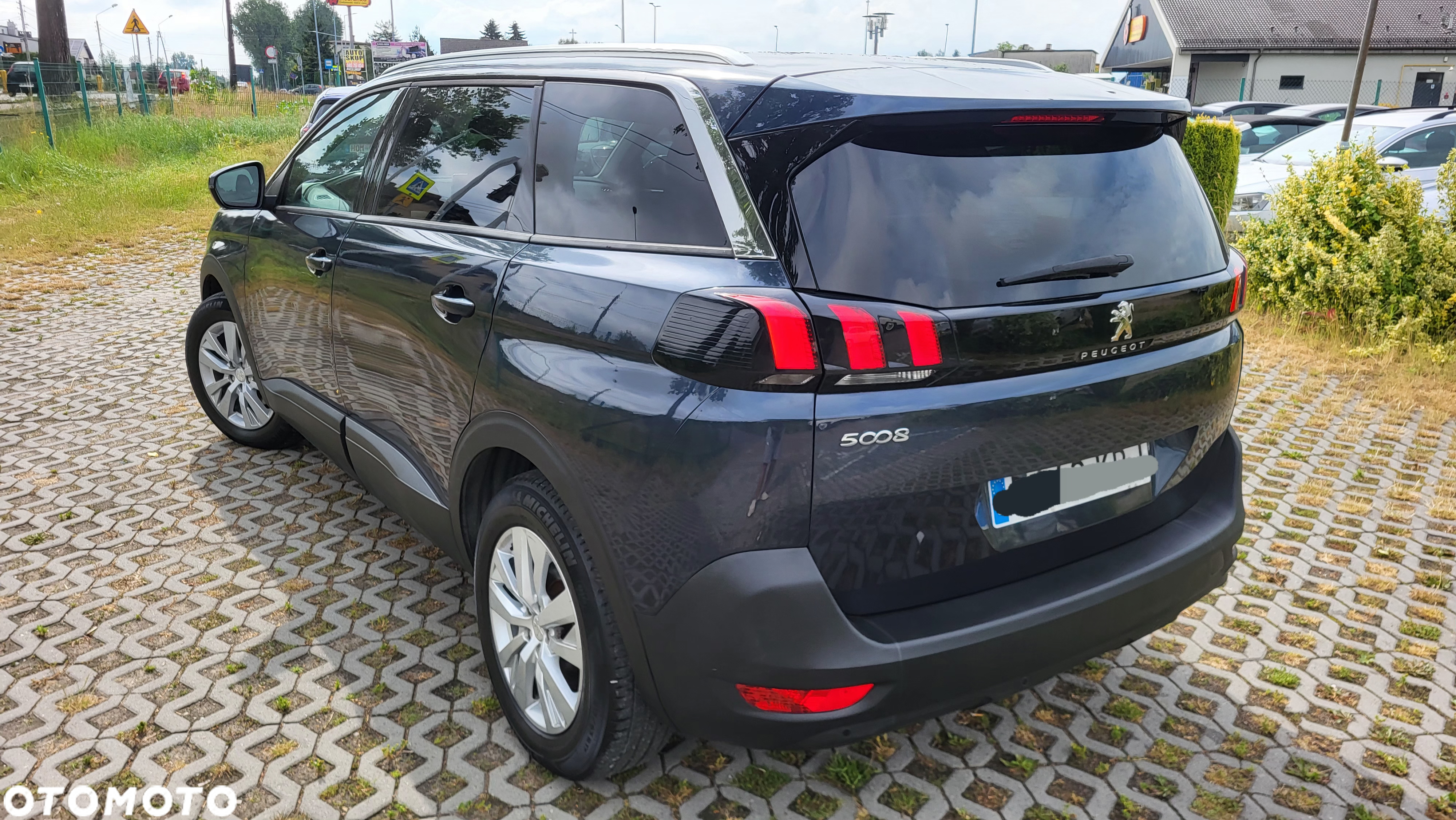 Peugeot 5008 BlueHDI 120 EAT6 Active - 21