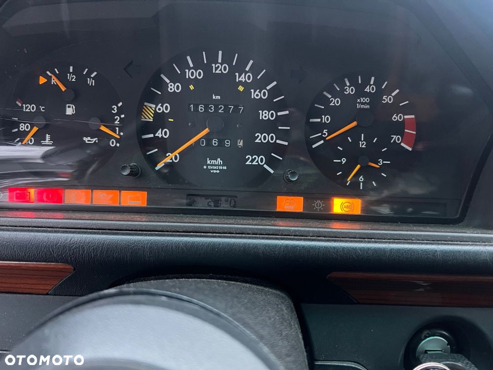 Mercedes-Benz W124 (1984-1993) - 13