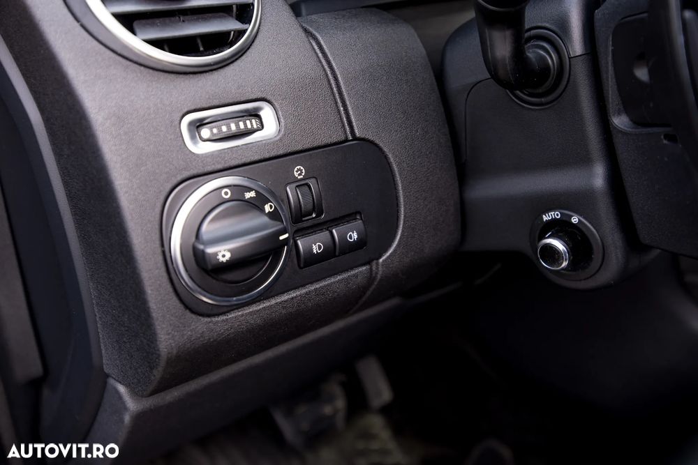 Land Rover Discovery 3.0 SDV6 HSE Aut - 11