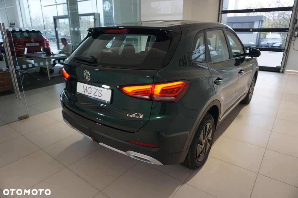 MG ZS Hybrid+ - 15
