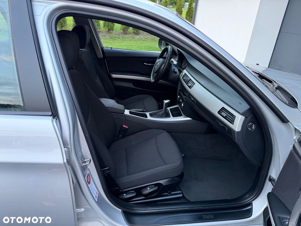BMW Seria 3 320d - 13