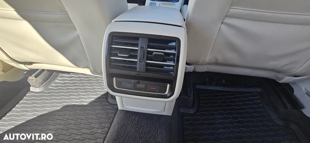 Volkswagen Passat Alltrack - 17