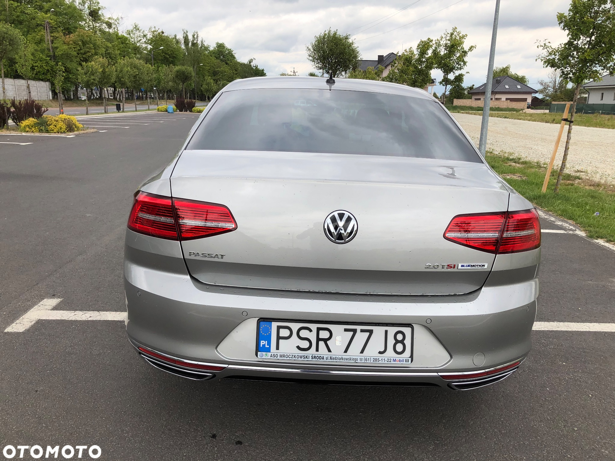 Volkswagen Passat - 4
