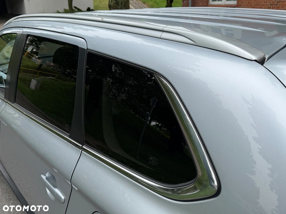 Mitsubishi Outlander 2.0 4WD Plus - 32
