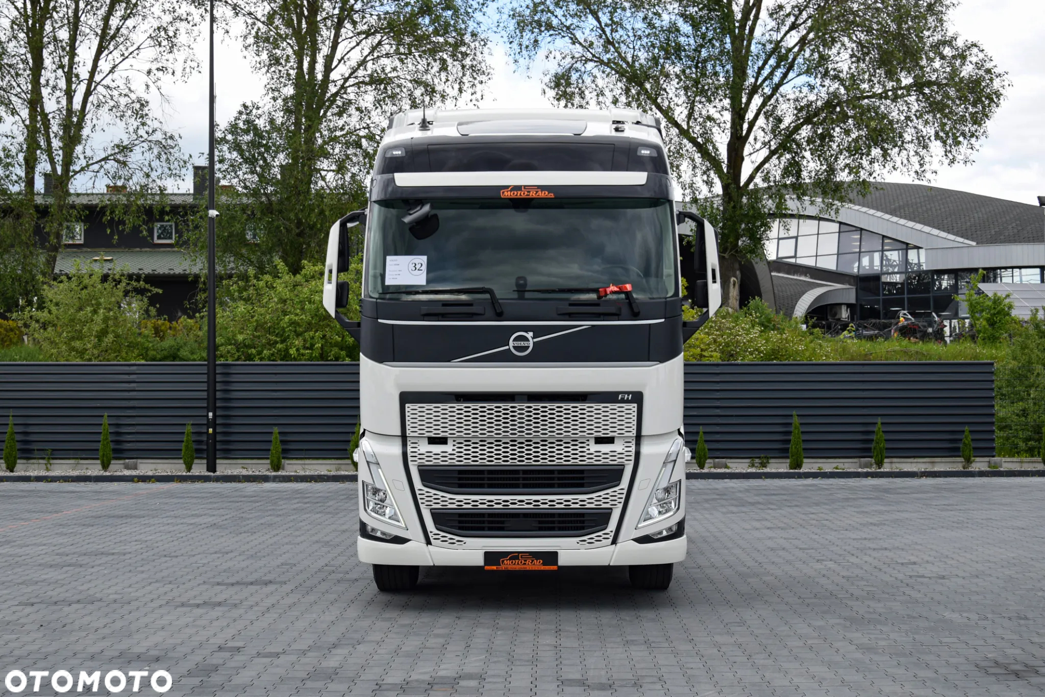 Volvo FH500 / EURO 6 / NOWY MODEL / KLIMATYZACJA POSTOJOWA / ACC / LEDY / 2 ZBIORNIKI PALIWA / FULL SPILERY / 2022 / NISKI PRZEBIEG / SERWISOWANY / SPROWADZONY - 2