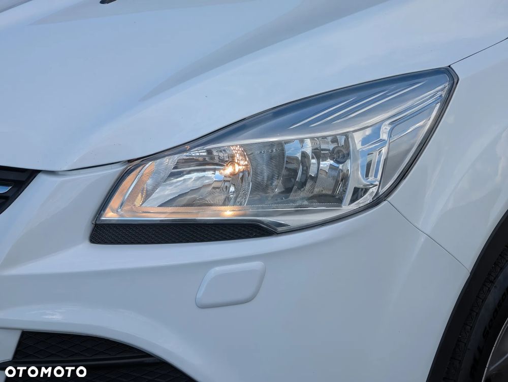 Ford Kuga 1.6 EcoBoost 2x4 Titanium - 10
