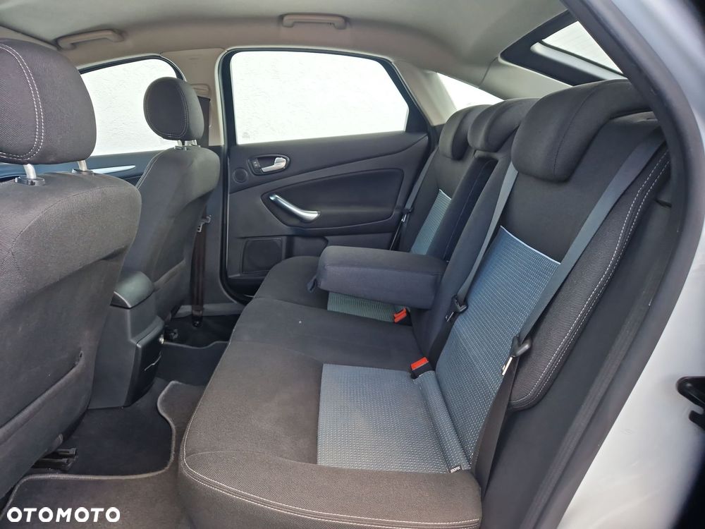 Ford Mondeo 1.8 TDCi Ambiente - 16