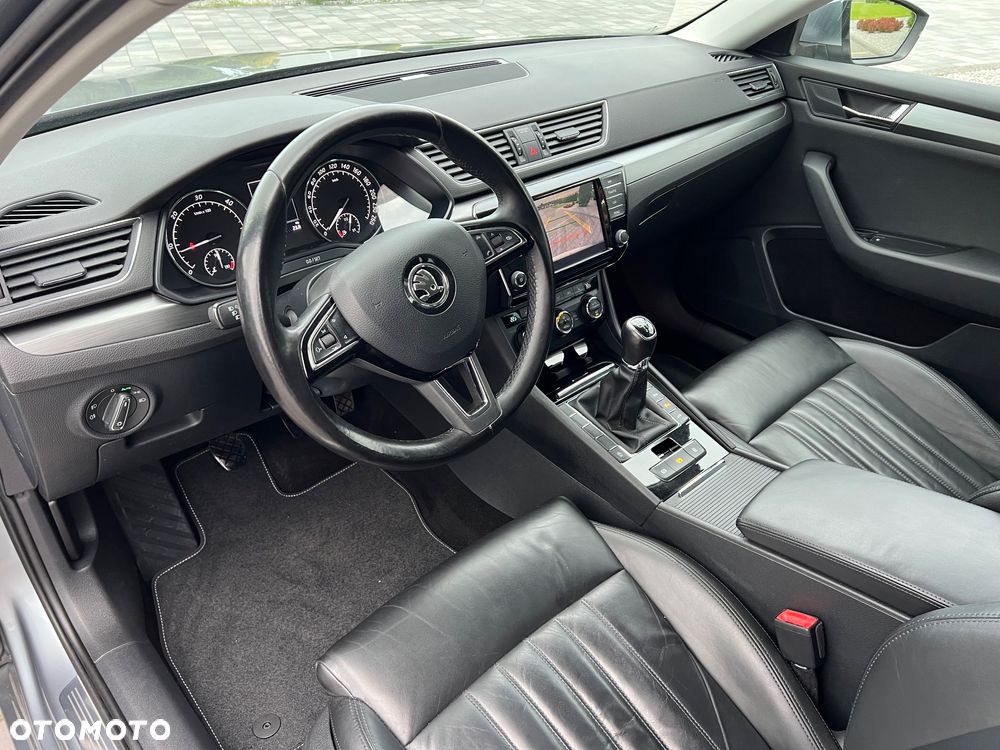 Skoda Superb 2.0 TDI Ambition - 14